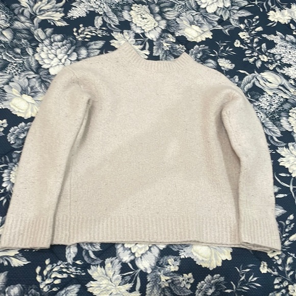 Vince Tops - Vince XS Wool Sweater
